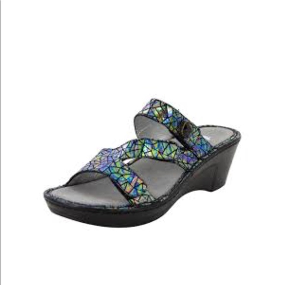 alegria loti wedge sandal